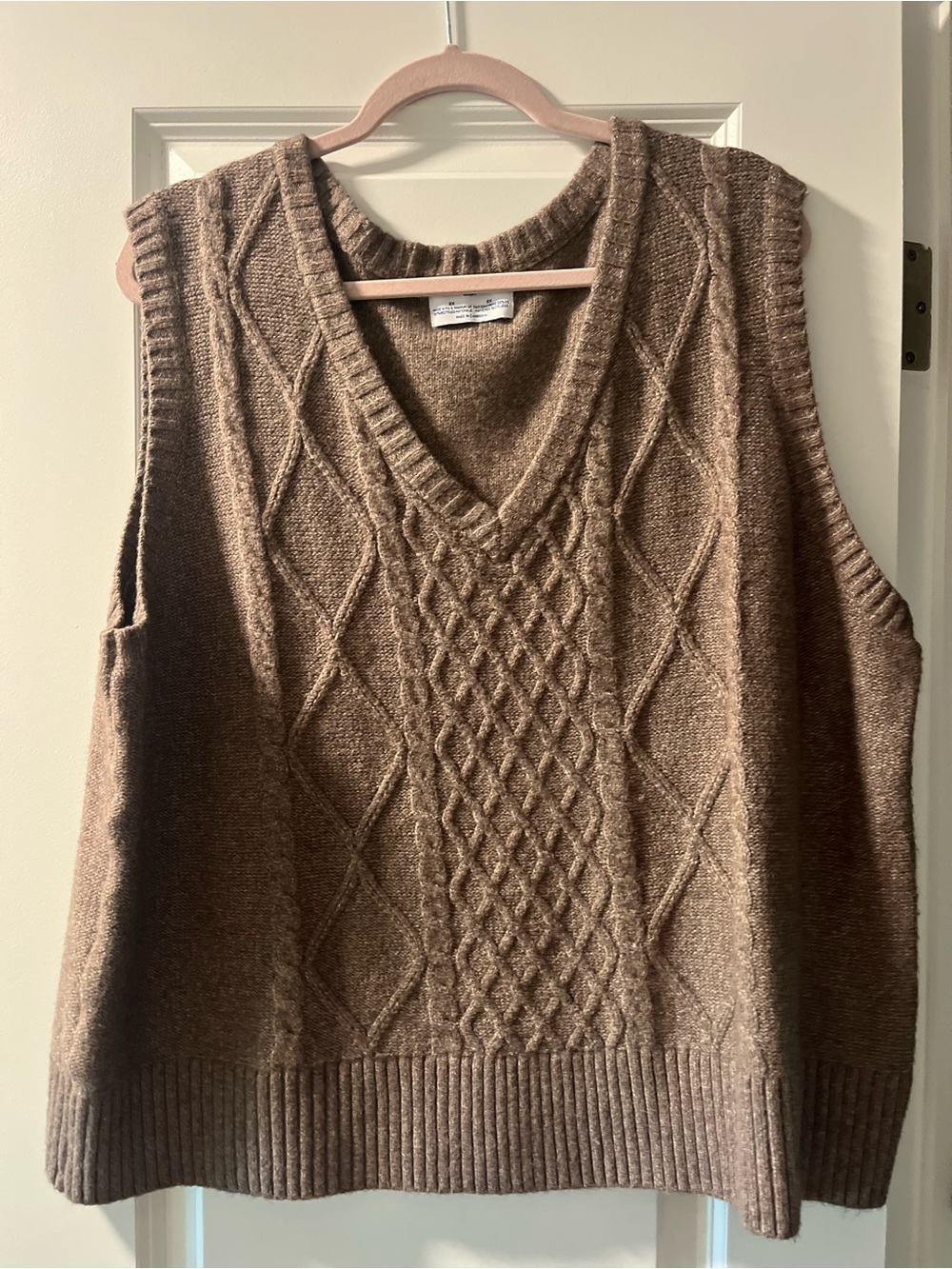 Old Navy Taupe Cable-Knit V‑Neck Sweater Vest